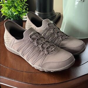 Ladies sketchers Slip Ins Sneakers